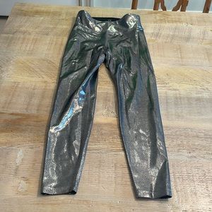 Heroine Sport silver leggings